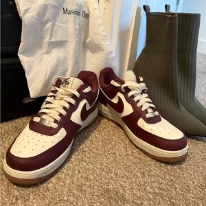 This is a Nike Air Force 1 '07 LV8 "College Pack - Night Maroon" sneaker